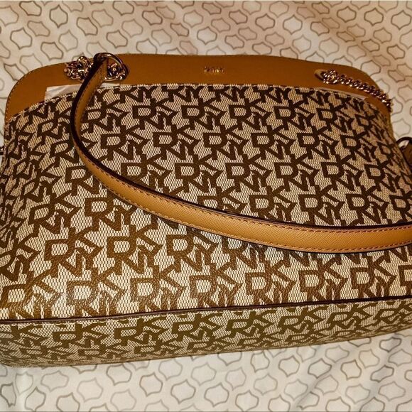NWT DKNY Handbag  - Picture 3 of 16